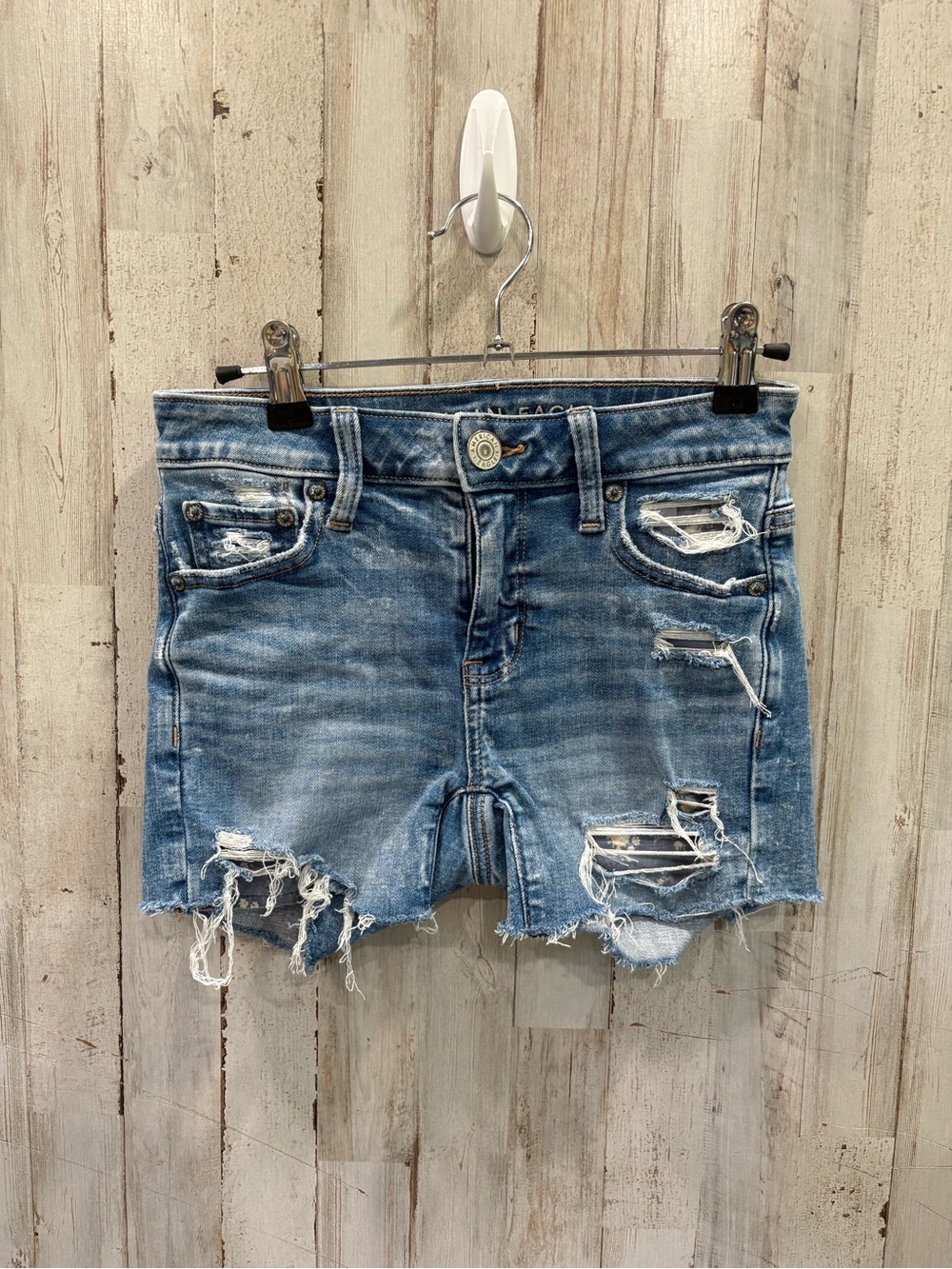 American Eagle Midi Light Blue Distressed Denim Cutoff Shorts 00 Festival Summer